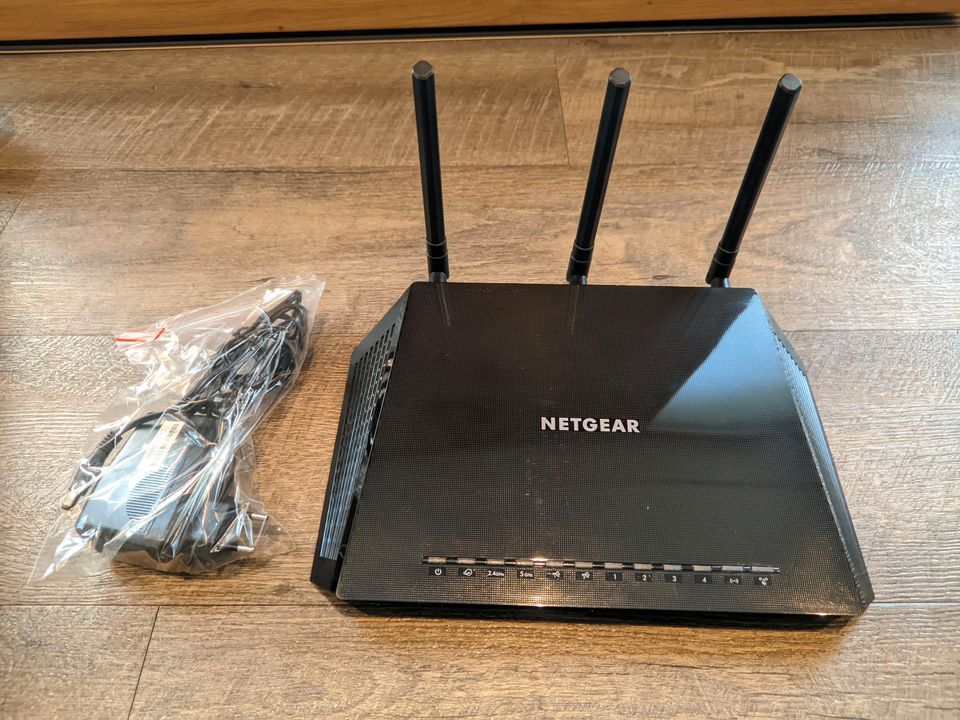 Netgear R6700 v2 WLAN Router in Waging am See