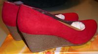 Pumps Wedges veganes Leder bequemer Keilabsatz 38 rot ungetragen Niedersachsen - Norden Vorschau