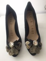 NEU Lola Cruz Pumps, Wildleder in Größe 35, Absatzhöhe ca. 9 cm München - Schwabing-West Vorschau