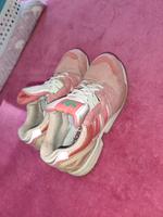Adidas Schuhe Erdbeere  normale Gebrauchsspuren Dresden - Seidnitz/Dobritz Vorschau