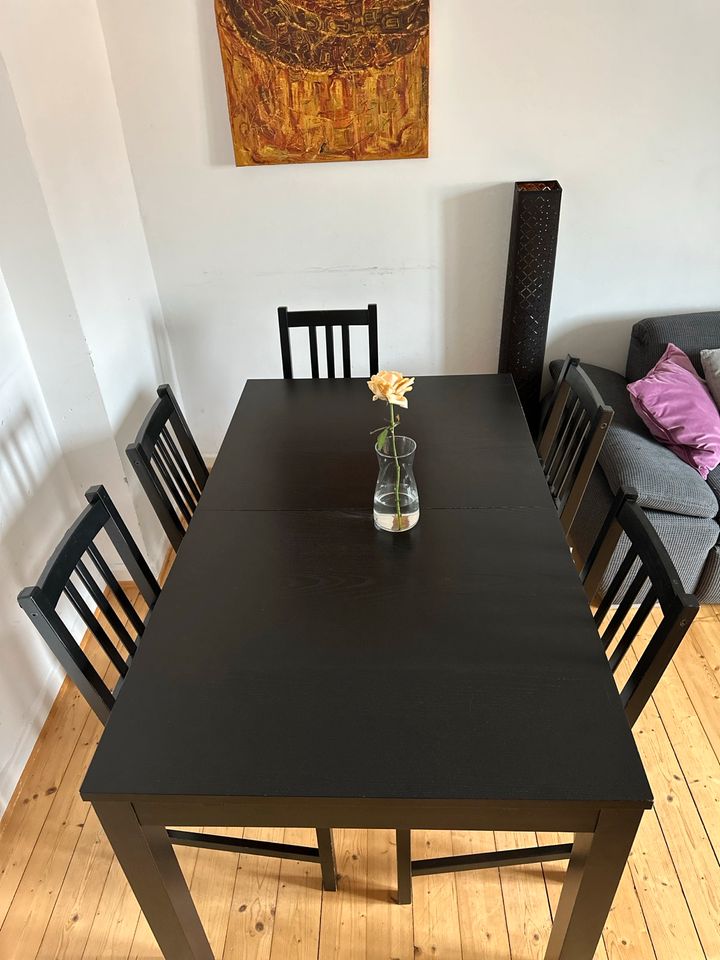 Ausziehbarer Ikea Esstisch 140cm / 220cm inkl. 5 x Stühle in Frankfurt am Main