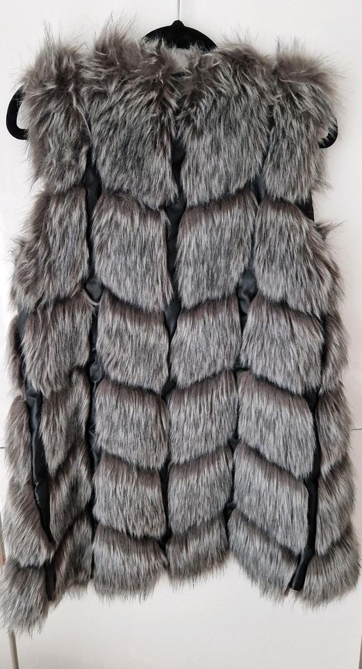 Faux fur Weste in Berlin