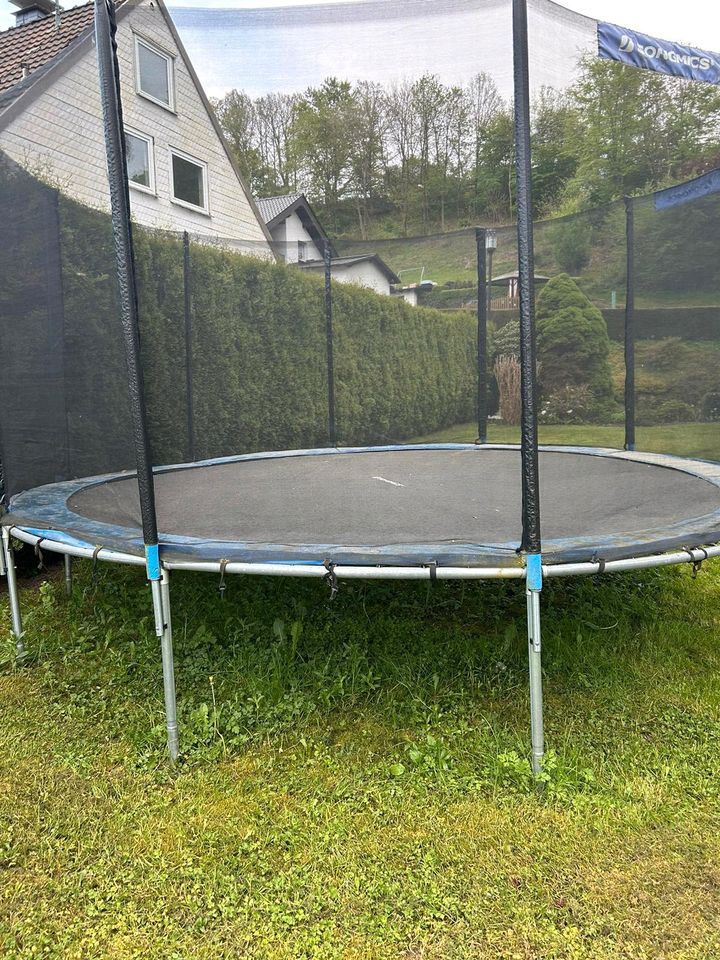 Trampolin Garten groß 427 cm in Lennestadt