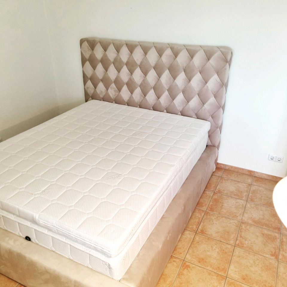 Chesterfield Designer Boxspringbett Polsterbett Samt 160 180 200 in Berlin