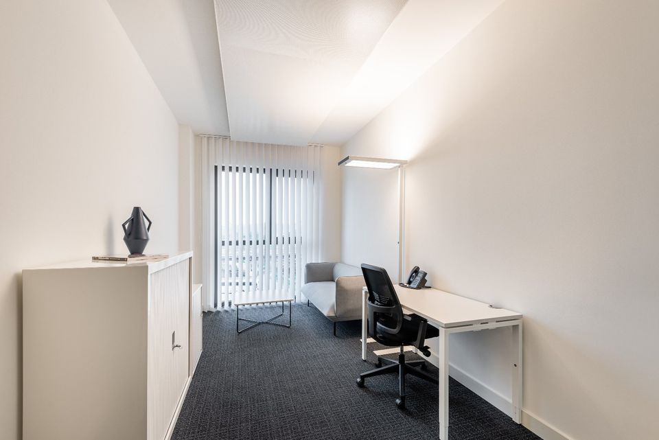 Privater Büroraum 8 sqm ganz auf Ihre individuellen Unternehmensbedürfnisse angepasst in Regus Basler Strasse in Bad Homburg