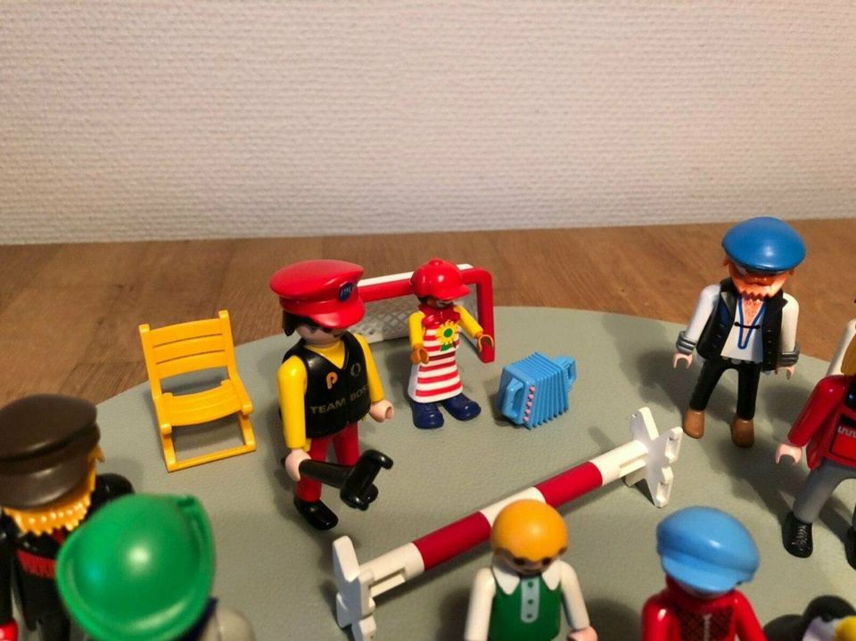 Playmobil Stadt City Set mit Zubehör - viel Spaß in Hasenmoor