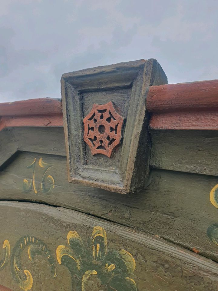 Bauernmöbel Möbel Kleiderschrank Schrank Antiquitäten Shabby top in Zellingen