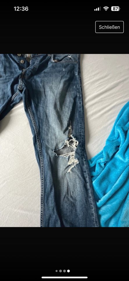 Jeans ripped in Oberteuringen