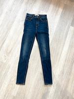 Jeans dunkelblau stradivarius Gr.34 Baden-Württemberg - Radolfzell am Bodensee Vorschau