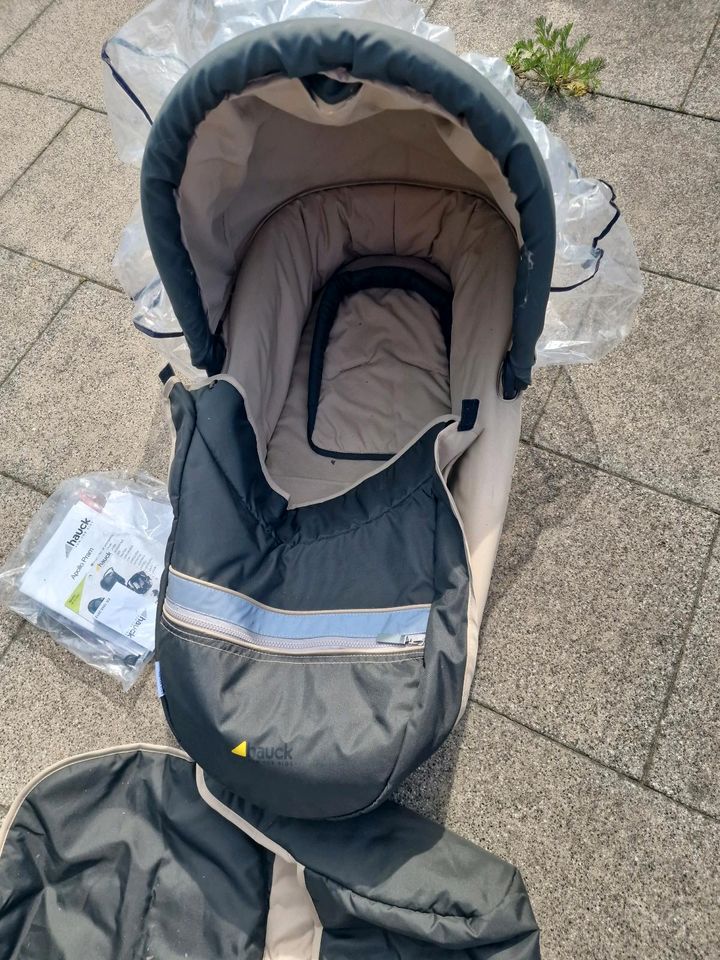 Kinderwagen hauck mit babyschale in Herbolzheim