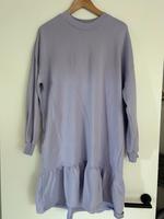 Monki Sweatkleid Pullikleid Kleid Lila Flieder Sweatstoff S Frankfurt am Main - Bergen-Enkheim Vorschau