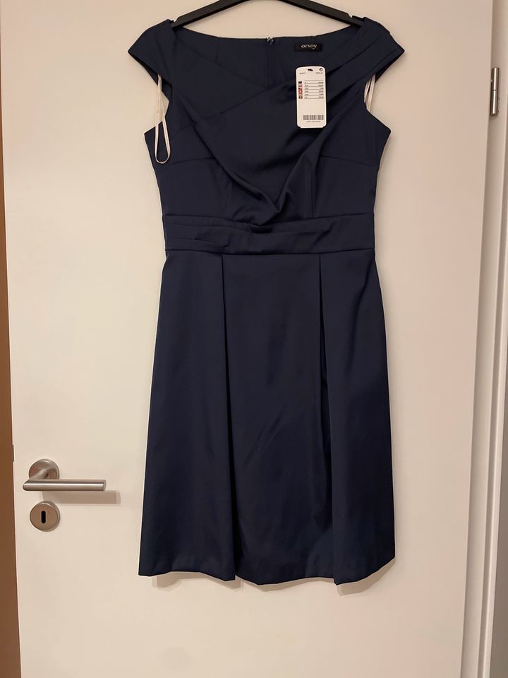 Orsay Kleid Größe 38 dunkelblau in Bersenbrück