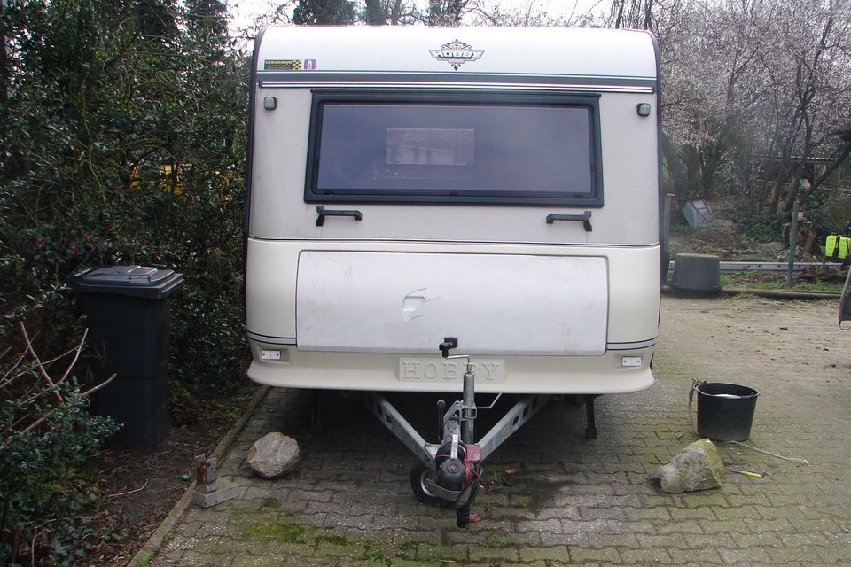 Kleiner HOBBY DeLuxe 420 Wohnwagen in Aurich