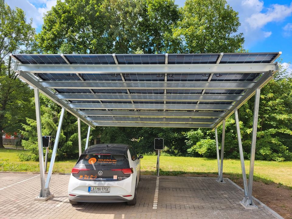 Industrie-PV-Carport modular erweiterbar 4 Stellplätze 16kWp in Rottenburg a.d.Laaber