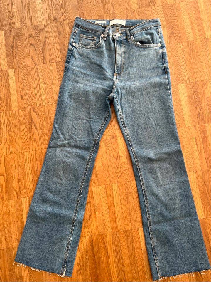 Jeans von Mango, wie neu, Gr. 36, Boot Crop in Dortmund