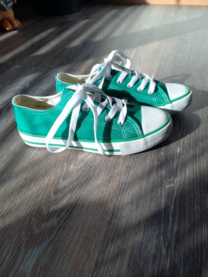 NEU Schuhe, Chucks, Turnschuhe Gr. 35 von NO SENSE in Ueckermuende