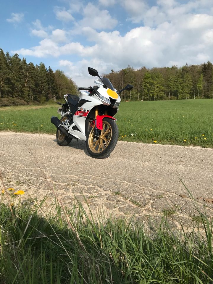 Yamaha YZF R125 in Burladingen