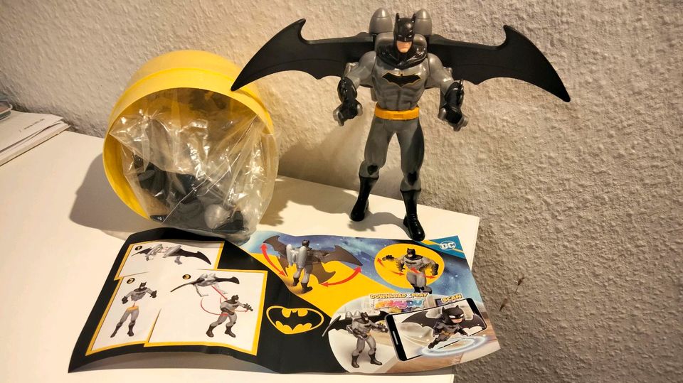 Batman Kinder Surprise Gigante (320 g), Ostern 2024 in Gaggenau