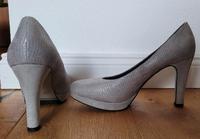 s.Oliver Pumps 10 cm / Gr. 39 / grau-silber Saarland - St. Wendel Vorschau