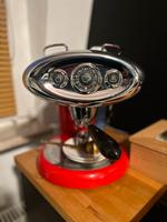 Illy Kapsel Espresso Kapselmaschine Espressomaschine rot Frankfurt am Main - Sachsenhausen Vorschau