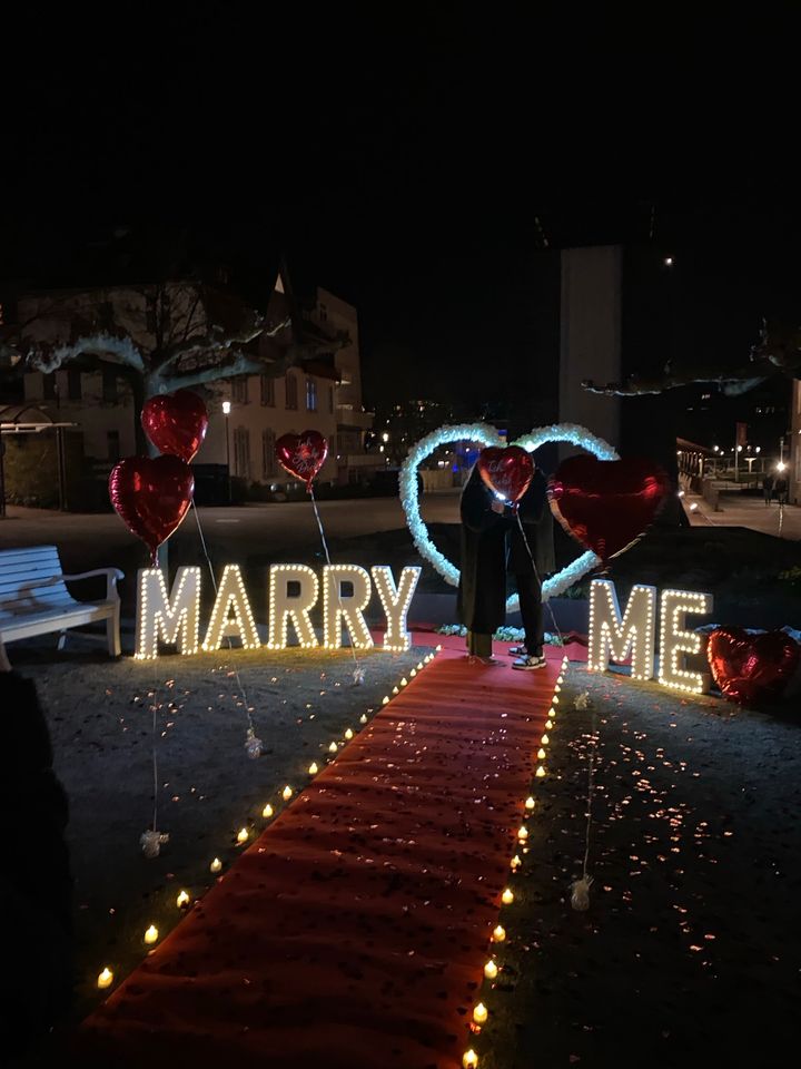 Heiratsantrag marry me LED Buchstaben Rosenherz Verlobung in Bielefeld