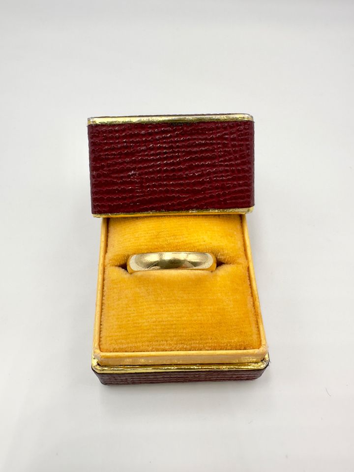 Klassisch schlicher Vintage Herren Ehering aus 333 Gold in Gr.65 in Hamburg