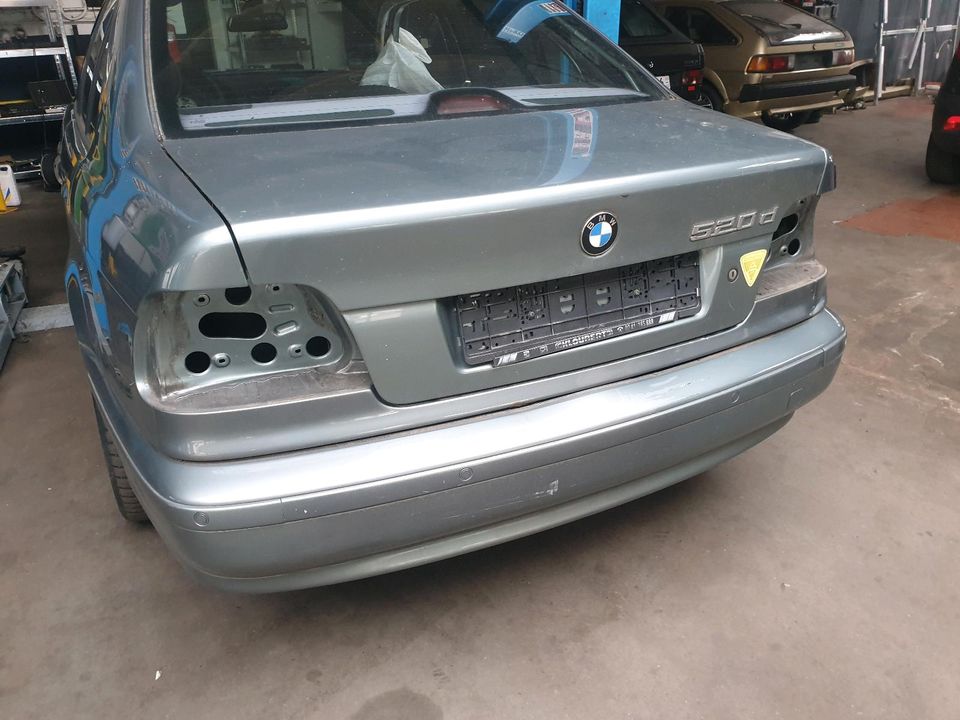 Bmw e39 5er Heckklappe Türen Kotflügel Schiefer grün in Hemer