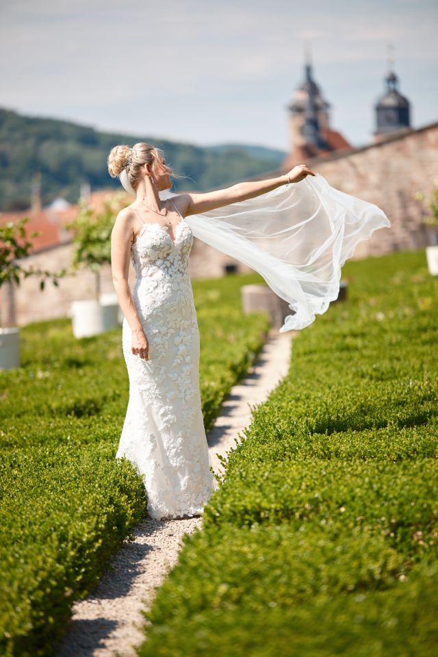 Brautkleid / Hochzeitskleid „Lesley“ ENZOANI, Gr. 36 in Stuttgart