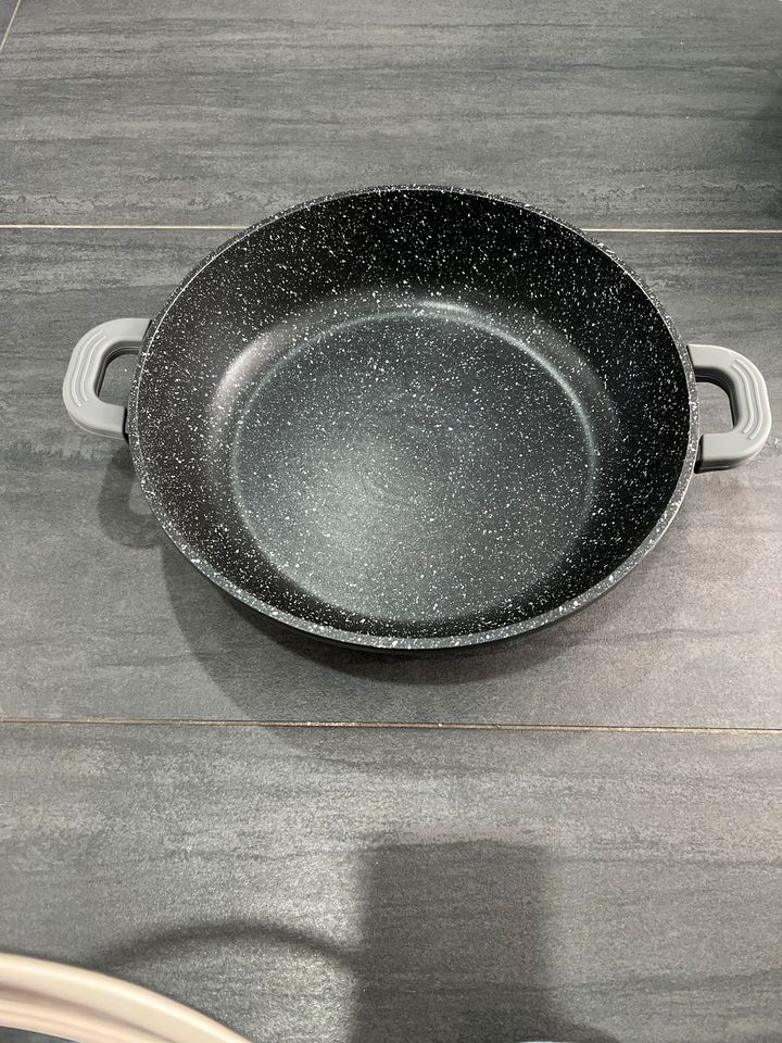 Cheffinger flach Topf 32cm, Topf 32cm, Schmorpfanne in Essen