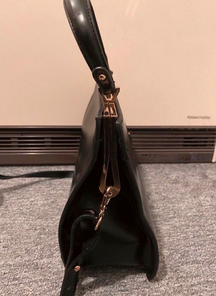 Carpisa Handtasche schwarz in Berlin