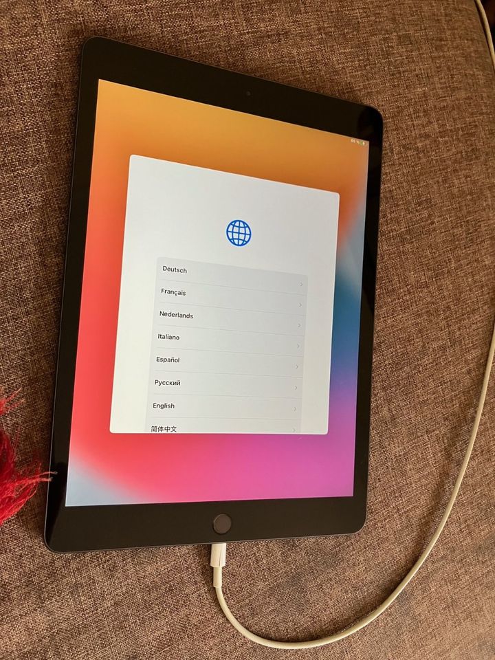 Apple iPad (10,2", Wi-Fi, 32GB) - Space Grau in Köln