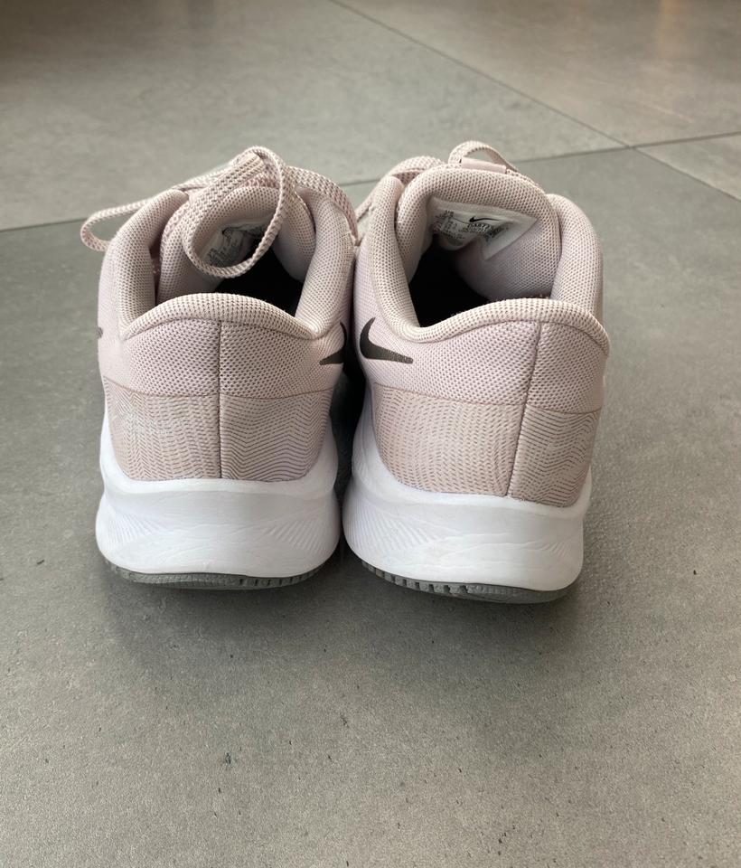 Nike Quest 4 Running, Sneaker, Farbe : grey fog, Gr. 38,5 TOP in Zeil