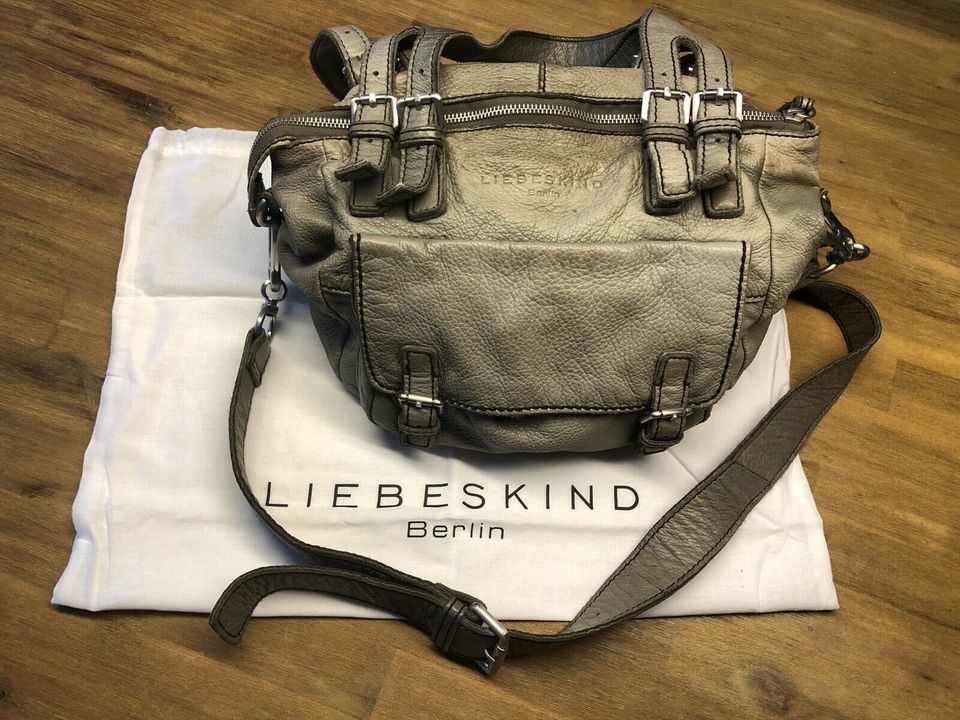 Liebeskind Berlin Tasche Farbe taupe grau/blau in Gau-Bickelheim