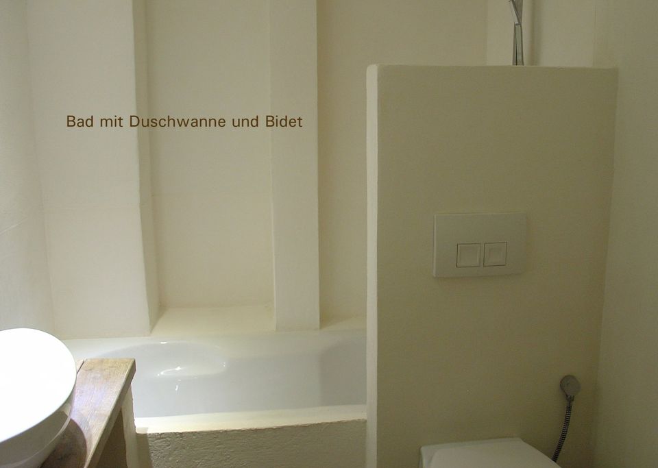 Drei Zimmer offene Küche ökologisch saniert Bad mit Wanne/Dusche in Duisburg