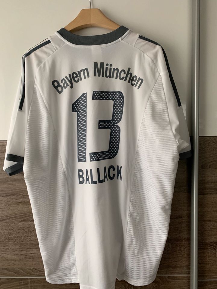 Trikot FC Bayern Gr.2XL „Ballack“ Nr.13 Saison 2003/2004 in Regensburg