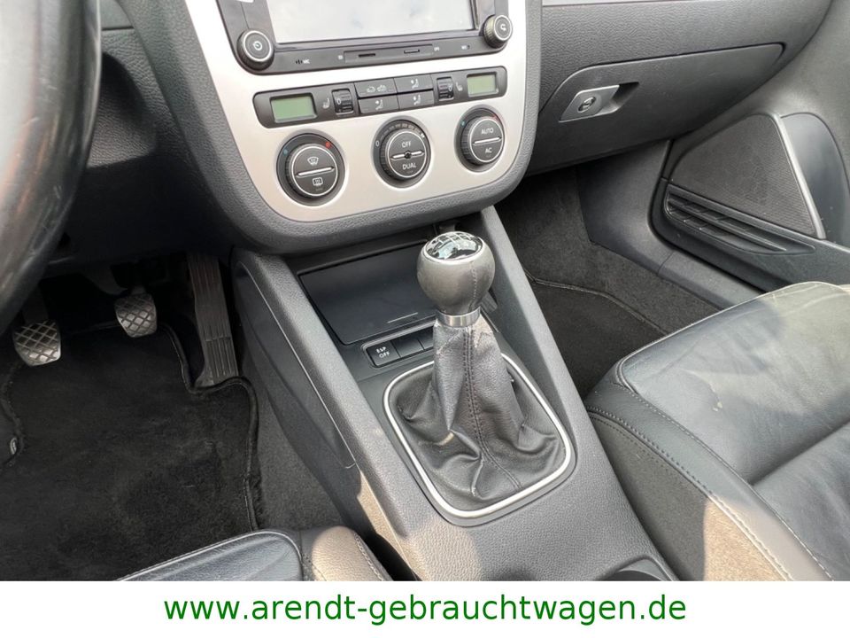 Volkswagen Eos 1.4 Cabrio*SHZ/LEDER/PDC/AHK/PANO/GRA/KLIMA* in Steinhagen