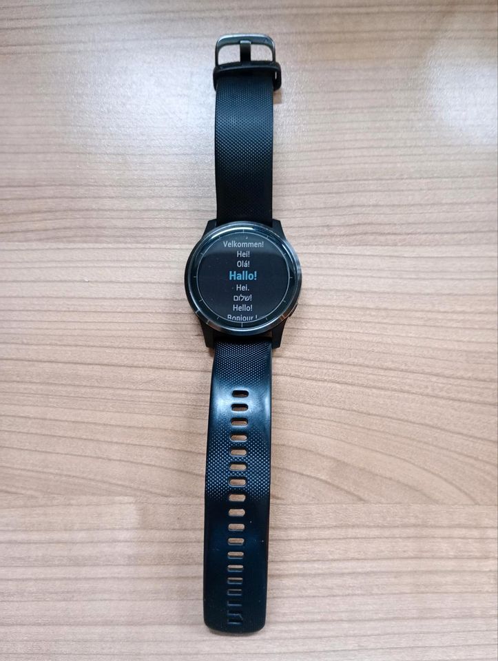 Garmin Vivoactive 4 Smartwatch mit GPS in Gladbeck