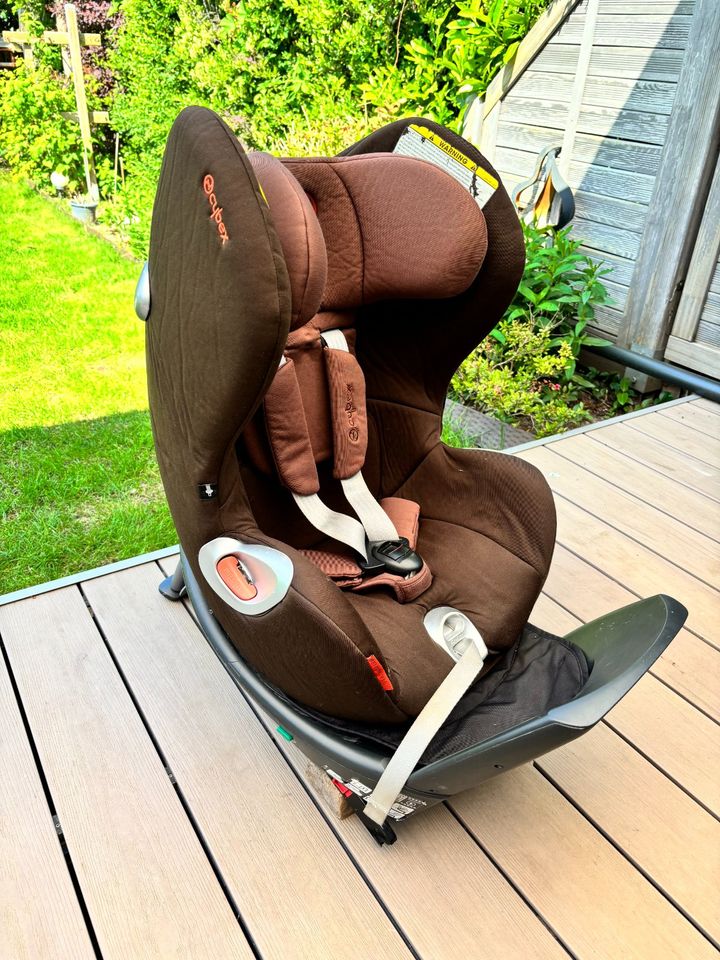 Cybex Sirona Kindersitz Reboarder mit Isofix Base in braun in Potsdam