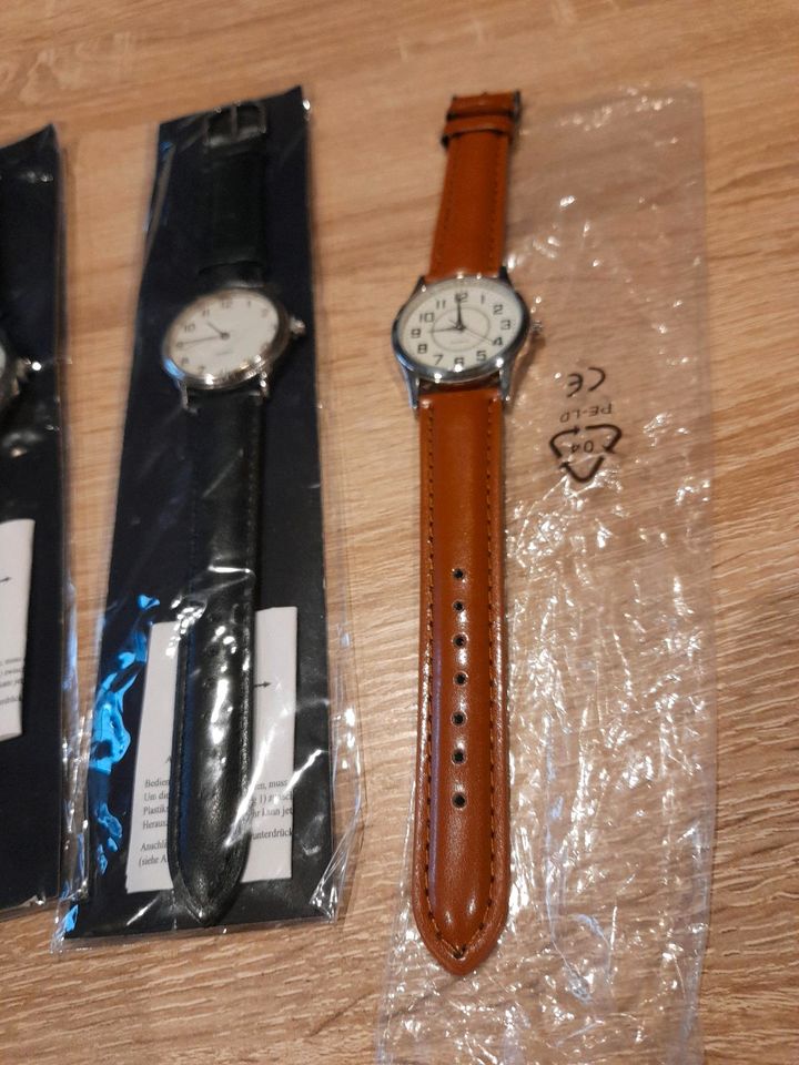 Neue Herren Armbanduhren in ovp mit Lederarmband Geschenk. in Schönbrunn (bei Hildburghausen)