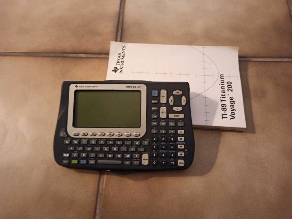 Taschenrechner TI-89 Titanium Voyage 200 Texas Instruments Grafik in Wolfsburg