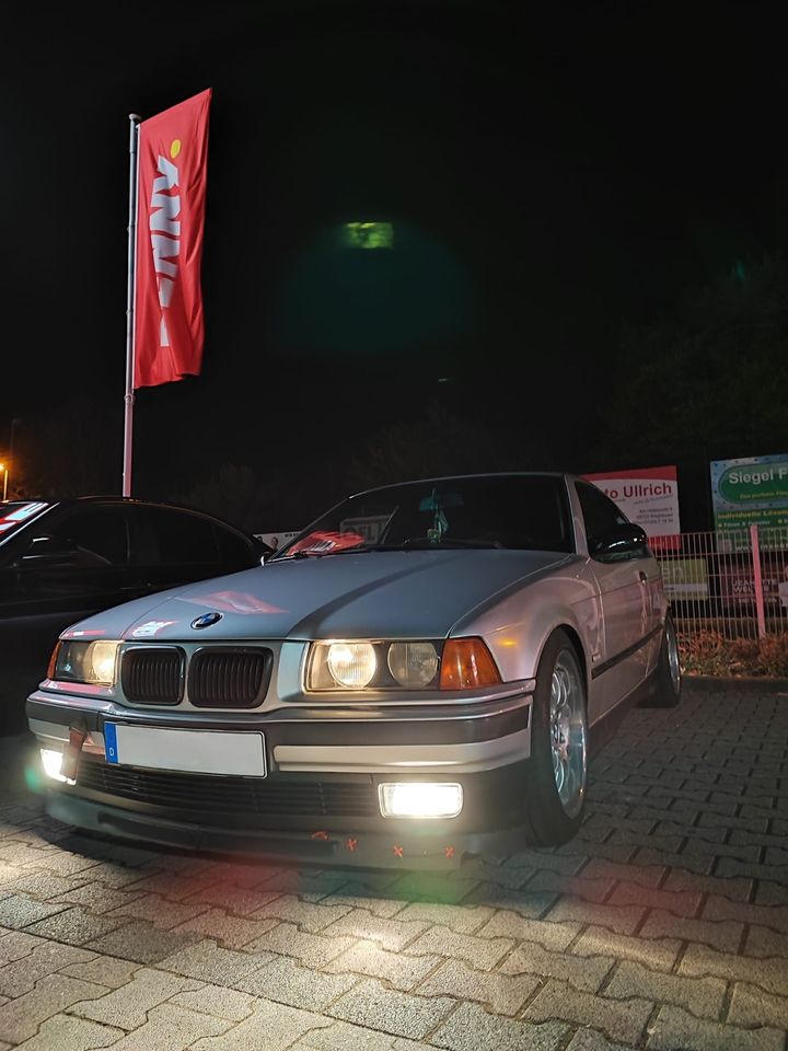BMW E36 316i Compact 1.9L in Weingarten (Baden)