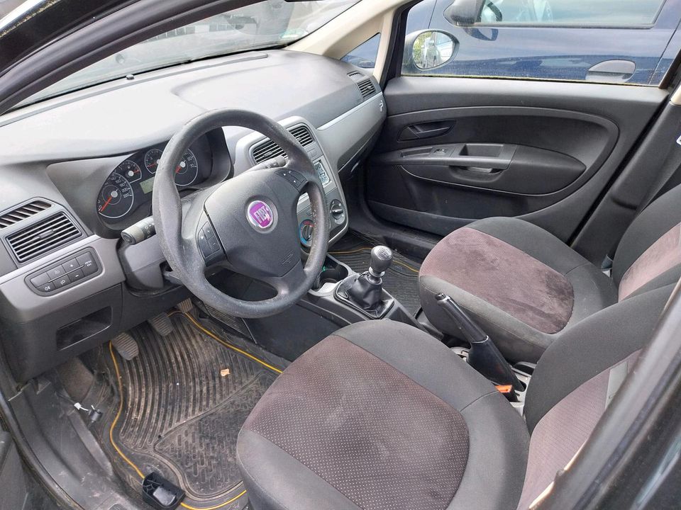 Fiat Punto 1 .4 Benziner mit klima in Essen