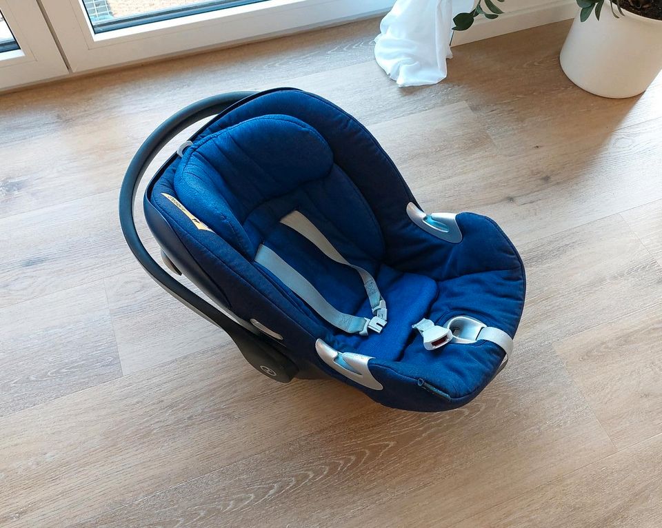 Babyschale Cybex Anton Q Plus blau mit Isofix Basis in Aidlingen