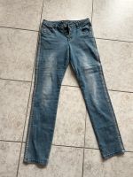 Jeans Multiblu Gr. 36 top Zustand mit Streifen Niedersachsen - Papenburg Vorschau