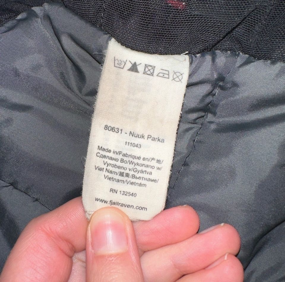 Fjällräven Nuuk Parka M schwarz in Essen