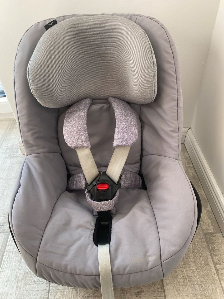 Kindersitz Maxi Cosi Pearl 9-18 kg mit Family Fix  Station in Visbek