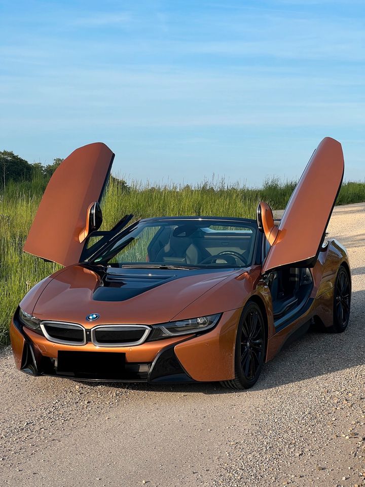 BMW i8 Roadster Navi Leder LED 360 Harman HUD NP: 168.000,- in Augsburg