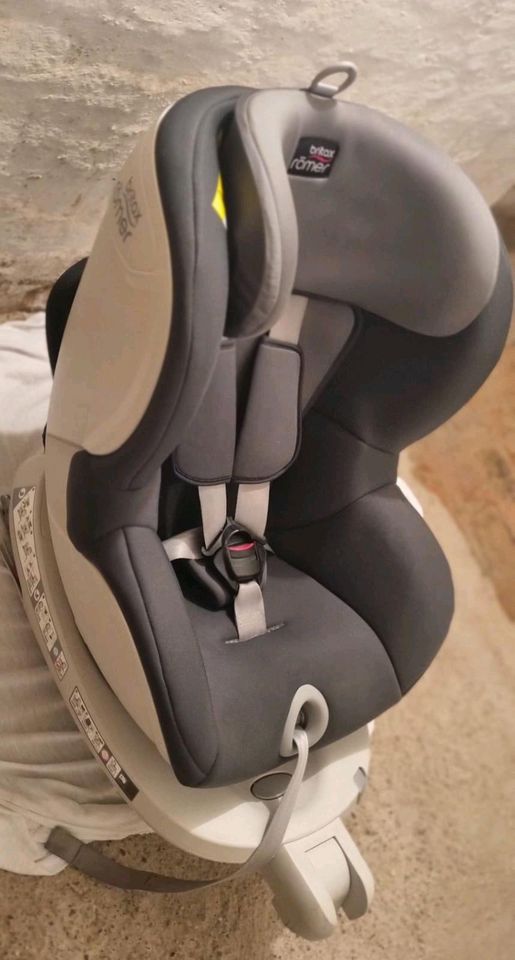 Autokindersitz Britax Römer Dualfix Storm Grey in Braunsbedra