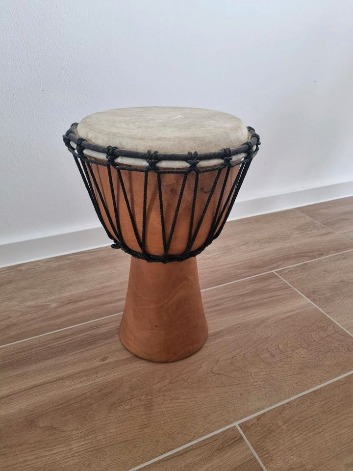 Djembe - mittelgroße Trommel in Köln