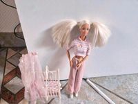 Bedtime Barbie mit Krissy Babyhimmelbett von 2000 und Baby Köln - Nippes Vorschau